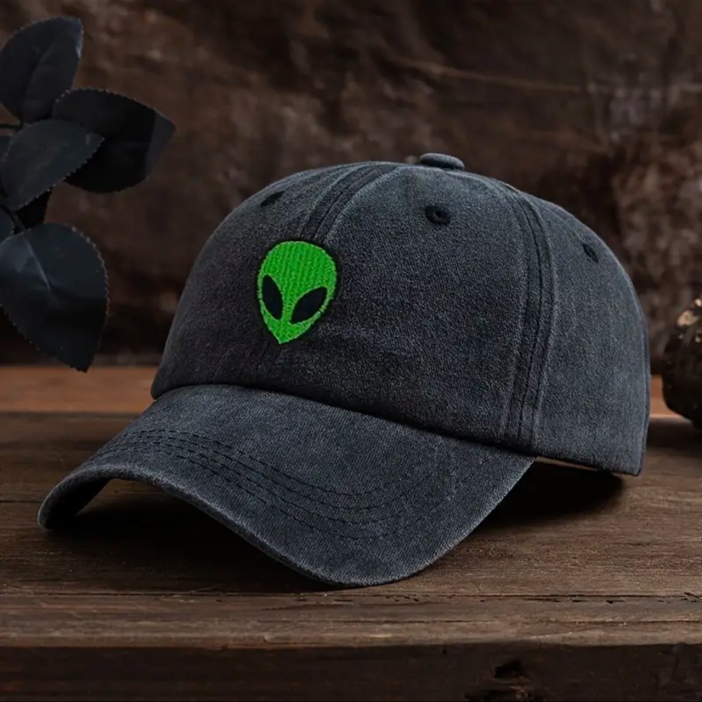 Black Hat with Green Alien Design NWT